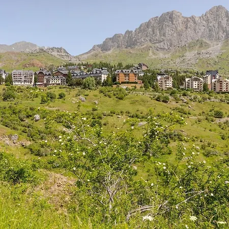 Socotor By Pirineos360 En La Plaza Del Reloj