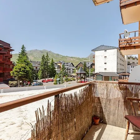 Socotor By Pirineos360 En La Plaza Del Reloj Διαμέρισμα *