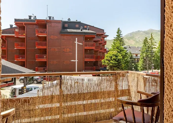 Socotor By Pirineos360 En La Plaza Del Reloj